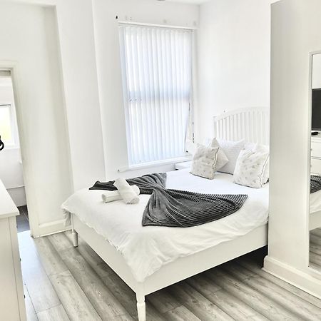 Apartament Next Westfield Mall Londra Dış mekan fotoğraf