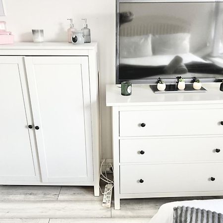 Apartament Next Westfield Mall Londra Dış mekan fotoğraf