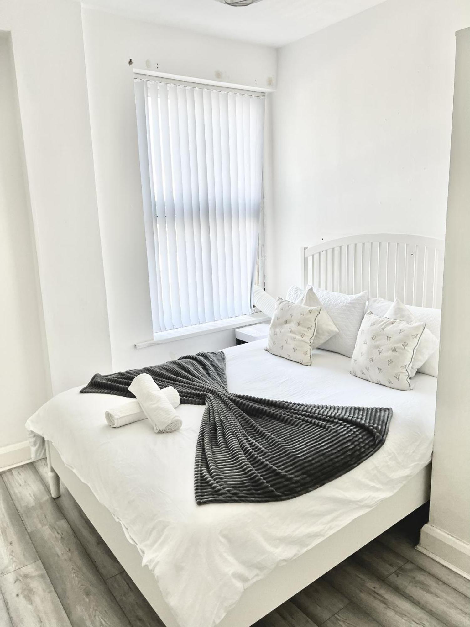 Apartament Next Westfield Mall Londra Dış mekan fotoğraf